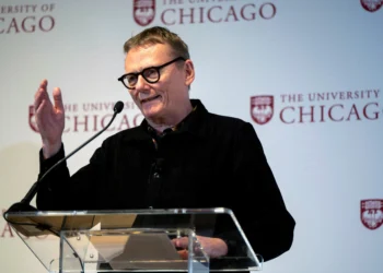 ‘Economia mundial será diferente em 10 anos’, defende Nobel após tarifaço dos EUA