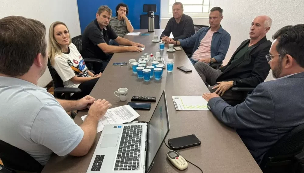 Prefeitura de Timbó e vereadores discutem melhorias no atendimento