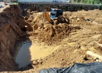 Trabalhador sobrevive a soterramento durante obra em Blumenau