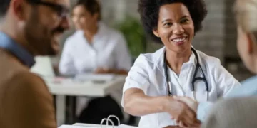 Clínicas en Colombia operan con cobertura insuficiente: ¿por qué están mal aseguradas?