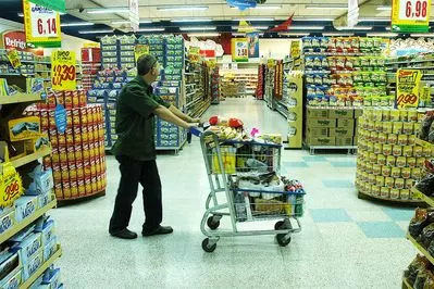 Consumo em supermercados tem alta anual de 2,79% em setembro, diz Abras