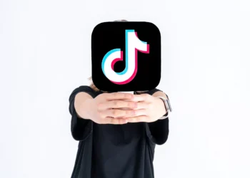 Perde a noção do tempo no TikTok? Entenda mecanismo que causa isso