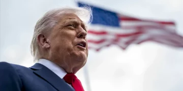 Trump diz que cidades democratas podem servir de “campos de treino” para militares