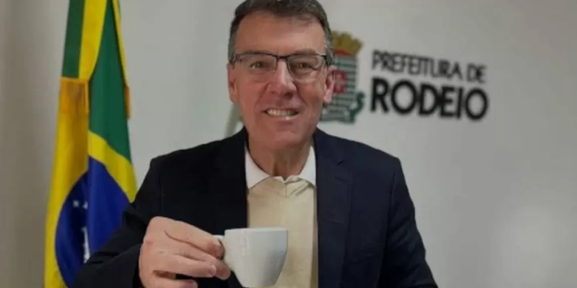 Prefeito de Rodeio esclarece polêmica sobre bilhete na Secretaria de Saúde