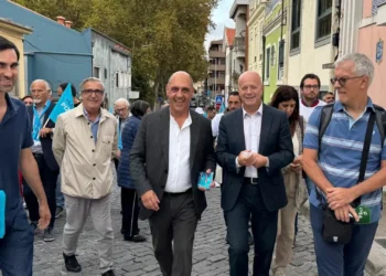 Entre apoio e contestação, Pizarro em campanha para “lutar por cada voto”