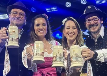 Timbó abre oficialmente a 33ª Festa do Imigrante com desfile e celebração dos 150 anos da imigração italiana em SC