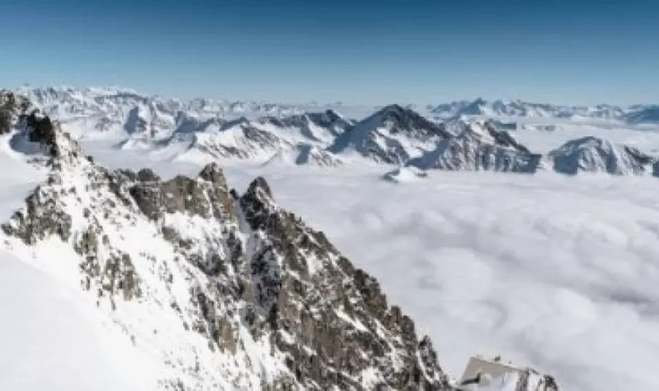 Por qué al subir una montaña y estar más cerca del Sol se siente frío en vez de calor