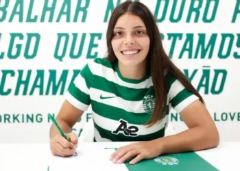 Sporting renova com jovem defesa