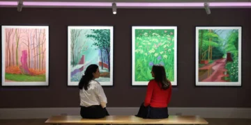 Inéditos de Helena Almeida a partir desta quarta-feira na feira de arte Frieze em Londres