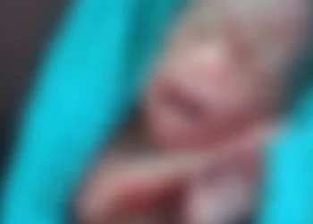 Bebê declarado morto em maternidade morre um dia após ser encontrado com vida