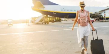 Este es el mejor momento del día para comprar vuelos baratos en Colombia, según la IA