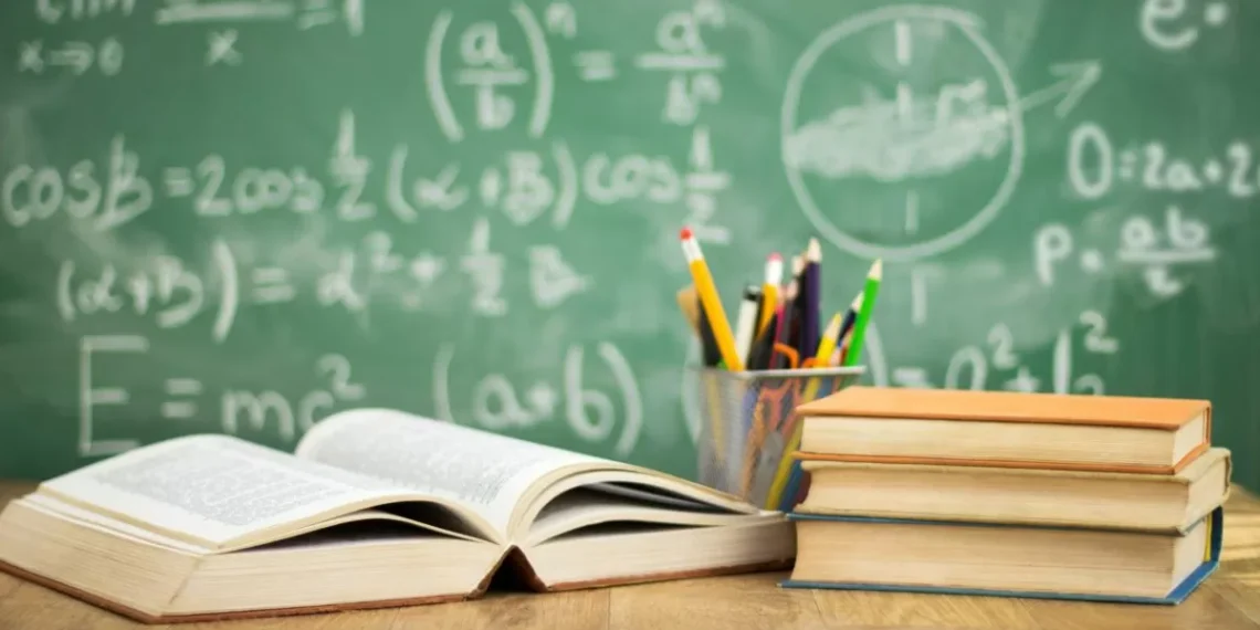 Professora é investigada em SC por suspeita de manter relações sexuais com alunos