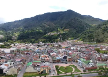 Está en Cundinamarca y es un pueblo donde se respira historia