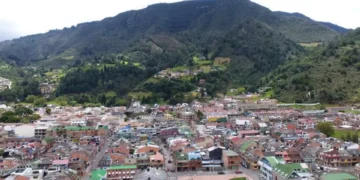 Está en Cundinamarca y es un pueblo donde se respira historia