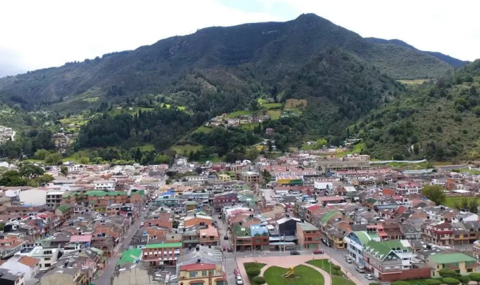 Está en Cundinamarca y es un pueblo donde se respira historia