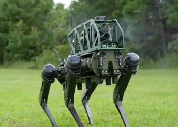 Conheça o cão-robô lançador de granadas dos EUA