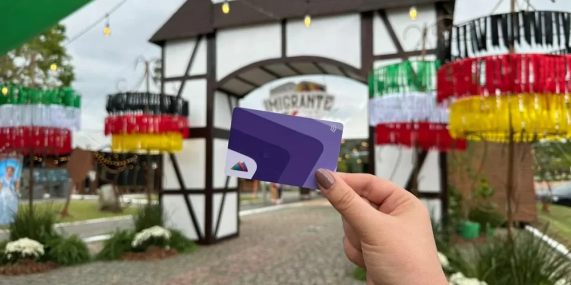 Cartão cashless garante praticidade e agilidade na 33ª Festa do Imigrante em Timbó
