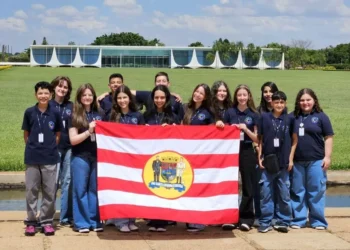 Vereadores mirins de Blumenau vivenciam rotina política em Brasília e fortalecem aprendizado sobre cidadania