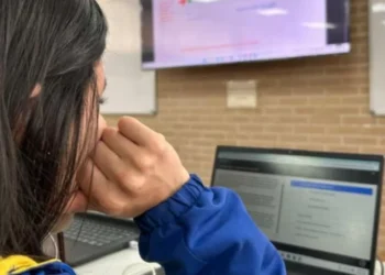 De las aulas al clic: así funciona la nueva Academia Atenea para todos los bogotanos