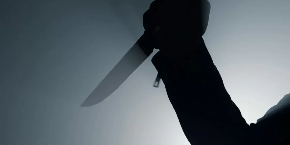 Condenado a 10 anos homem que matou ex-companheiro da mãe com 14 facadas em SC