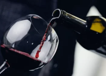 Nova tecnologia brasileira identifica conservante proibido em água, suco e vinho