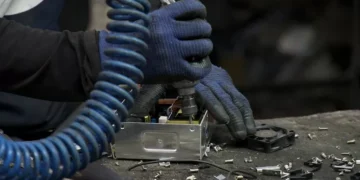 Crédito para a indústria de transformação despenca 40% em 12 anos, aponta CNI