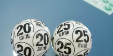 El hombre que casi se desmaya al saber que ganó la lotería por segunda vez en el año