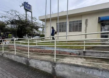 Prefeitura de Timbó dá cara nova aos Correios com ação de limpeza e manutenção