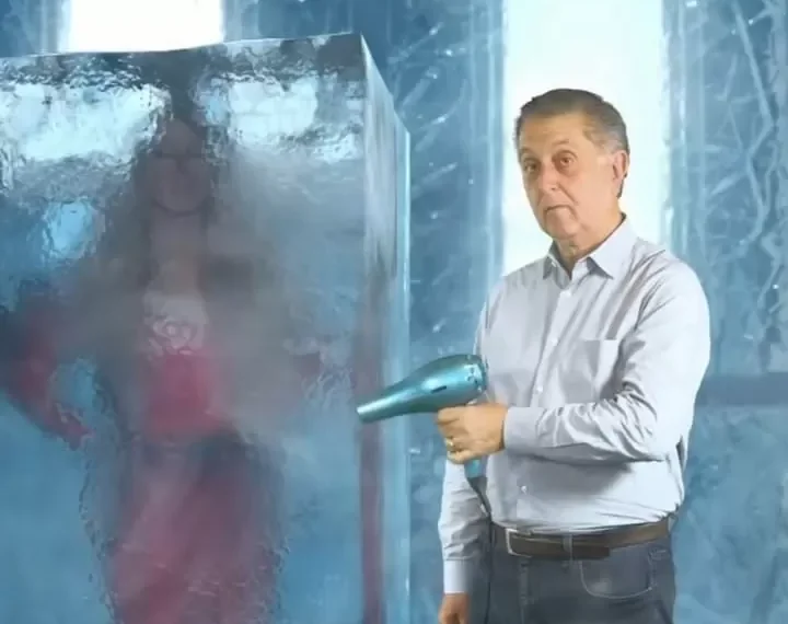 Prefeito de Florianópolis entra no clima e ‘descongela’ Mariah Carey em vídeo para divulgar o Natal na cidade