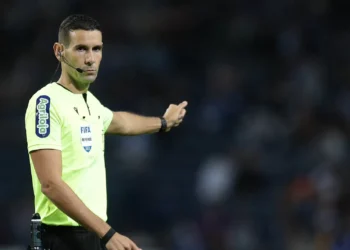 Nota 3. “António Nobre sem erros de relevo”