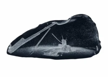 Cientistas registram formação de cristais de platina dentro de metal líquido