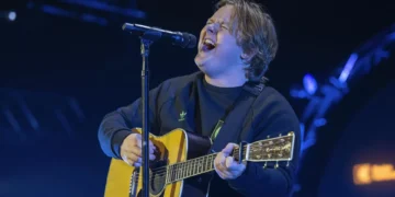 Lewis Capaldi regressa a Portugal com concerto na Figueira da Foz
