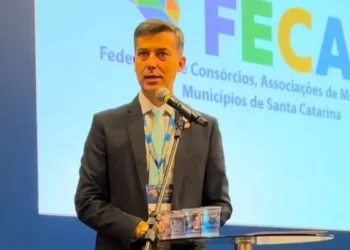 Ex-prefeito de Gaspar vira réu por supostamente usar vídeos da prefeitura para se promover