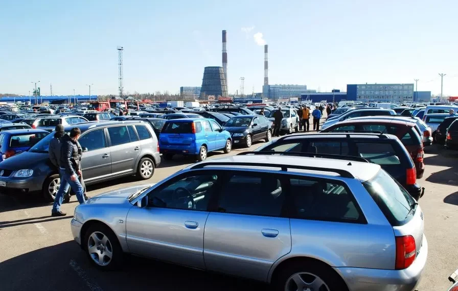Carros usados têm leve queda de preço em Santa Catarina, aponta Índice Webmotors