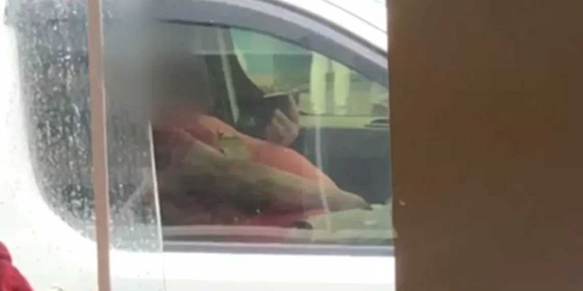 Servidor afastado diz que vídeo em que parece cometer ato obsceno foi mal-entendido por problema íntimo