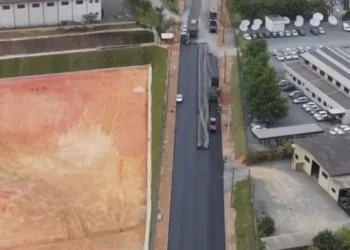 Obra avança e Rua Monteiro Lobato se aproxima da conclusão no Complexo Industrial de Timbó