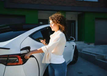 Frota de veículos elétricos cresce mais de 1.000% em São Paulo em seis anos