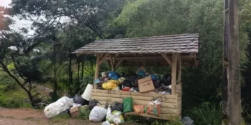 Moradora reclama de atraso na coleta de lixo em Rio dos Cedros; CIMVI explica motivo do atraso