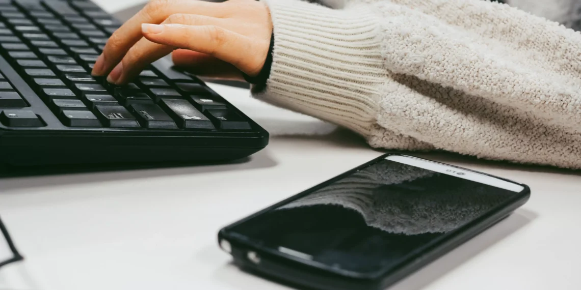 Modelo de home office perdeu força em 2024, mostra pesquisa do IBGE