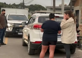 Mulher é encontrada morta após desentendimento por fogão em SC