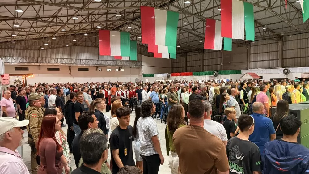 Após 18 anos, a tradicional La Sagra retorna em Rodeio com abertura oficial realizada na noite desta quinta-feira