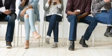 Jornada de trabalho semanal na América Latina é cinco horas mais alta que na OCDE