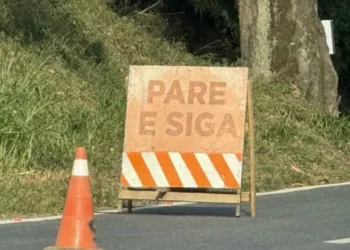 Trânsito na BR-470 em Blumenau tem operações de Pare e Siga por conta das obras de duplicação