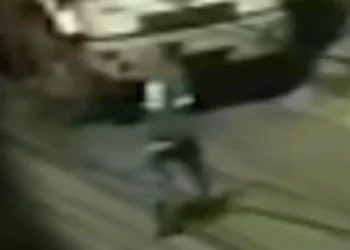 Vizinho estupra mulher por quase duas horas após invadir casa e ameaçá-la de morte