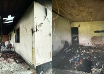Casa pega fogo em SC e bombeiros controlam incêndio em uma hora