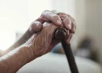 Idosa sobrevive a espancamento e estupro em SC; suspeito é denunciado e pode pegar 30 anos