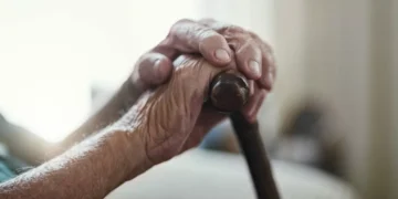 Idosa sobrevive a espancamento e estupro em SC; suspeito é denunciado e pode pegar 30 anos