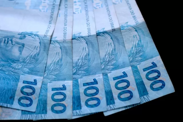 Governo reduz contenção de gastos de ministérios de R$ 12,1 bi para R$ 7,7 bi