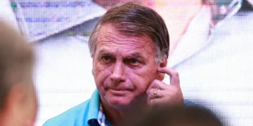 Moraes manda PF avaliar condição de saúde de Bolsonaro após novo pedido de cirurgia