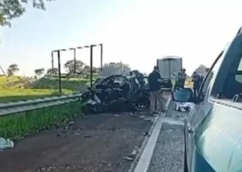 Homem mata ex-companheira e morre em acidente horas depois 